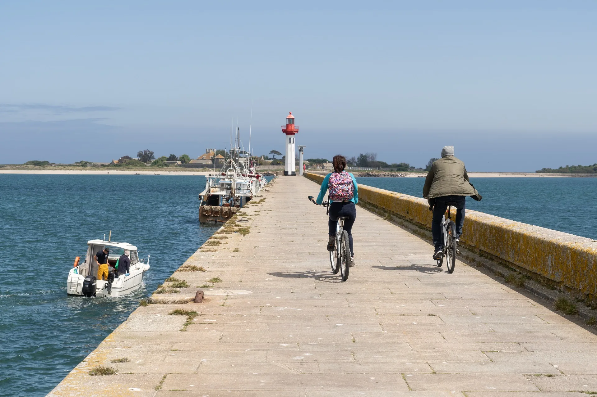 Sur_La_Velomaritime__Saint-Vaast-La-Hougue