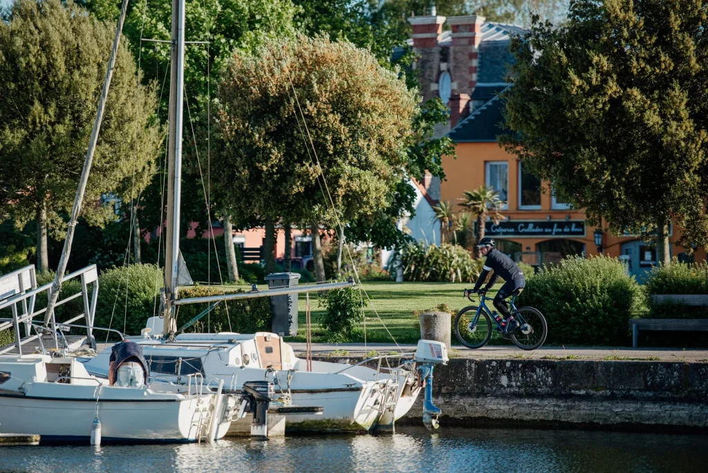 Port_de_Carentan._Une_aventure_a_velo_en_Normandie_avec_Matthieu_Tordeur