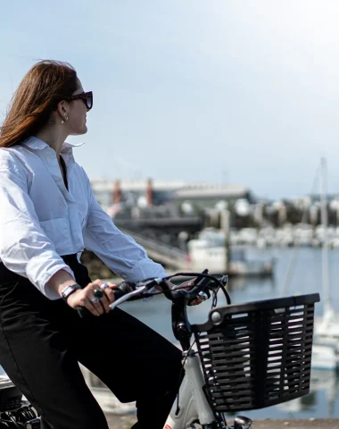 Cherbourg-balade à vélo sur le port